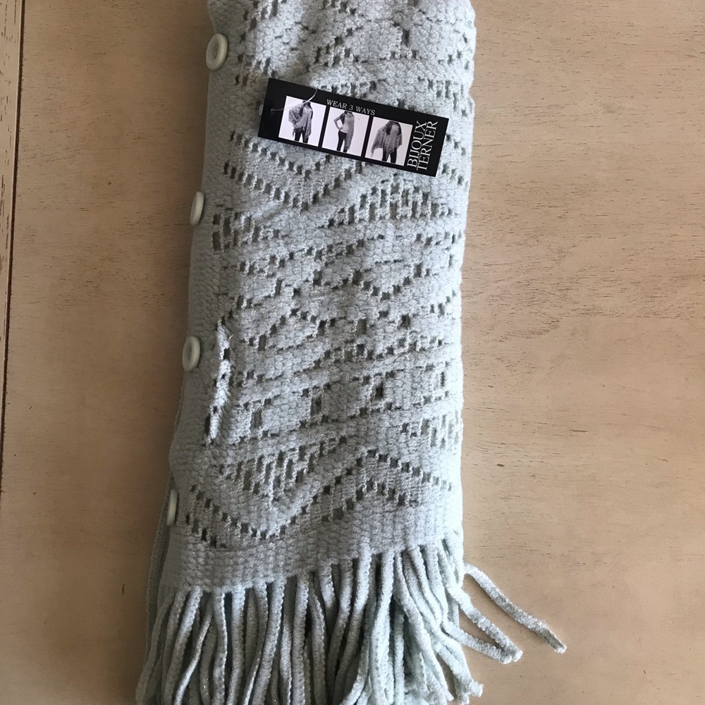 NWT Cardi Shawl -Pale Celery Green with Sparkle